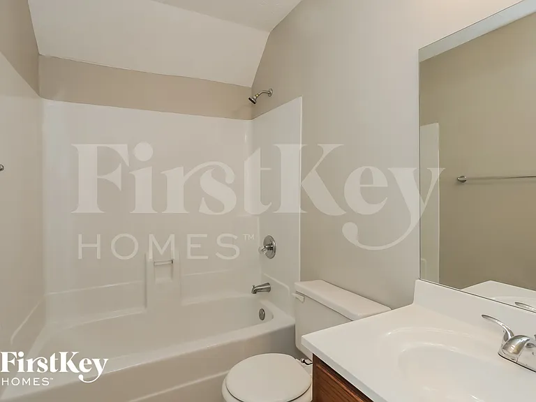 3900 Hadley Farm Dr — Photo 13