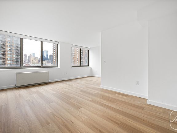 3rd image of 561 10th Ave APT 17B