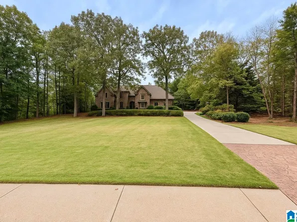 2300 Twelve Oaks Dr, Birmingham, AL 35244