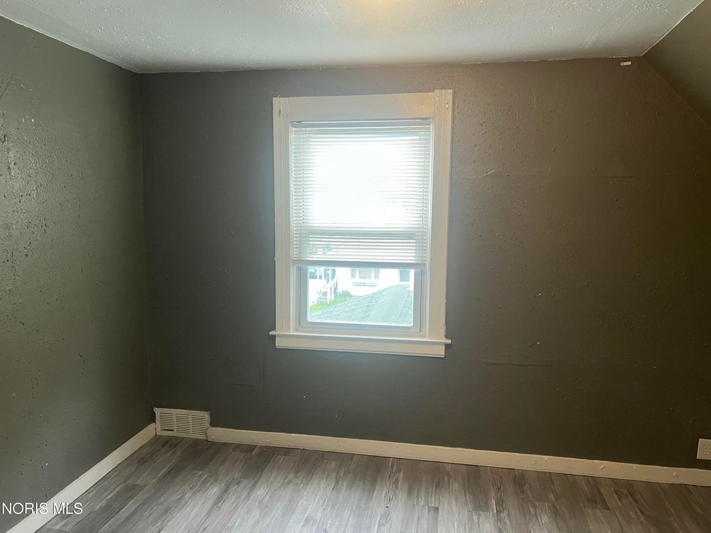 913 Berry St, Toledo, OH - View 6