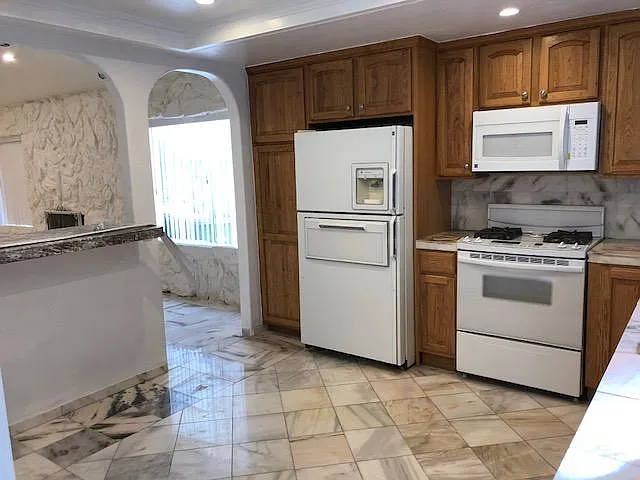 8135 Laramie Ave — Photo 34
