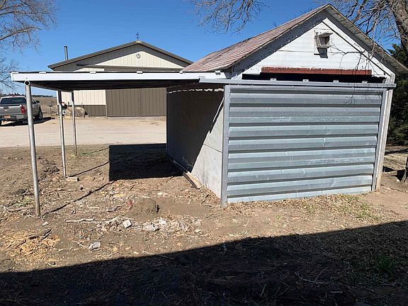 4th image of 2114 Avenue I