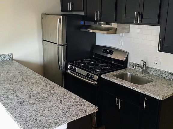 2nd image of 2521 N Lincoln Ave #3DTF