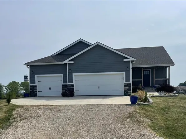 904 Western St, Onaga, KS 66521