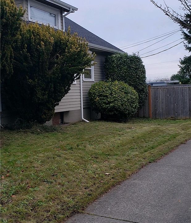 2nd image of 1829 S Adams St