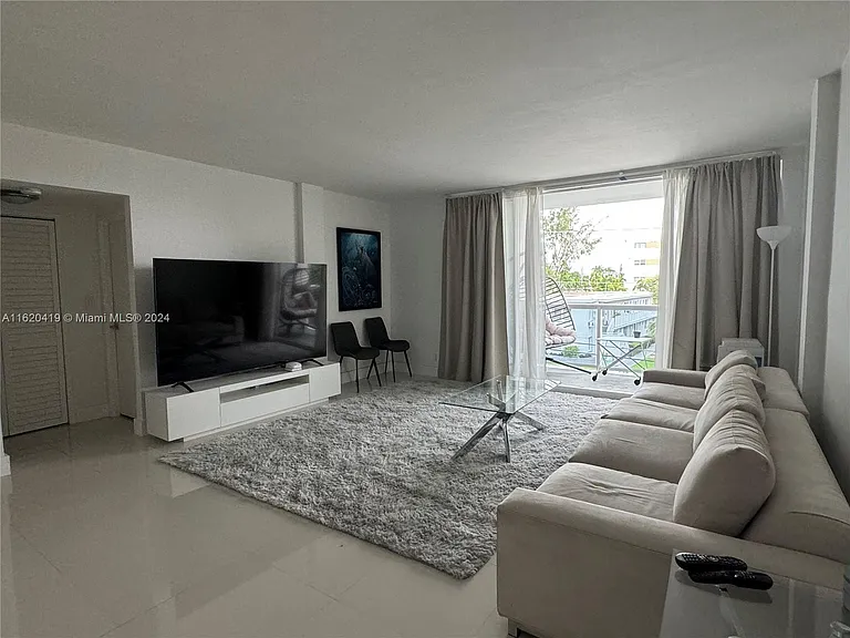 9381 E Bay Harbor Dr #302S — Photo 6
