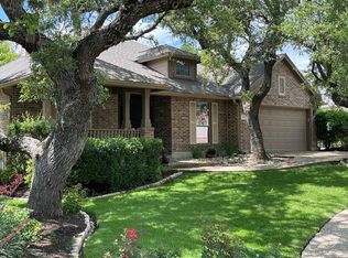 215 Bending Oaks Trl, Fredericksburg, TX 78624