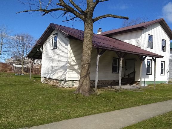 3rd image of 19 E 1st St