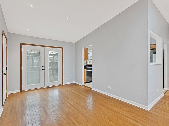 5th image of 1744 English Dr