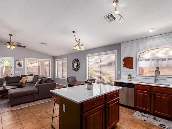 4th image of 21135 E Via Del Oro