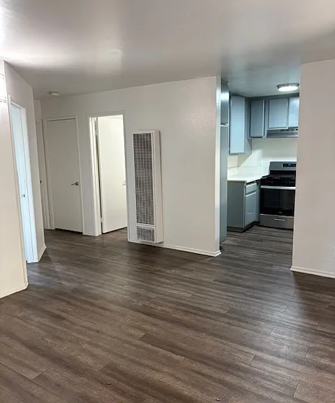 South St Apartments — Photo 3