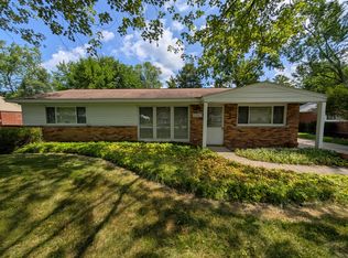 2562 Ivanhoe Dr, West Bloomfield, MI 48324