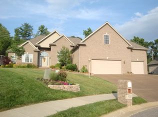 9068 Halston Cir, Newburgh, IN 47630