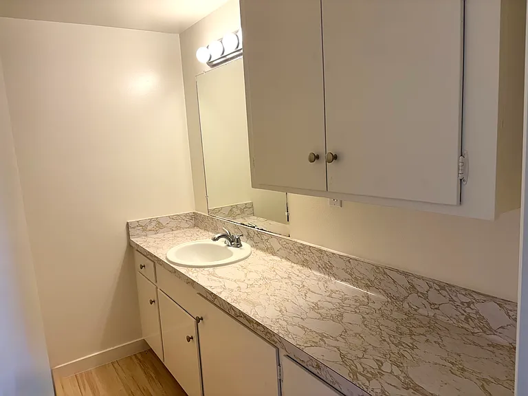 364 Malcolm Ave — Photo 11