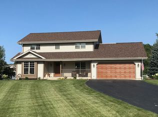 101 Chestnut Ct, North Prairie, WI 53153