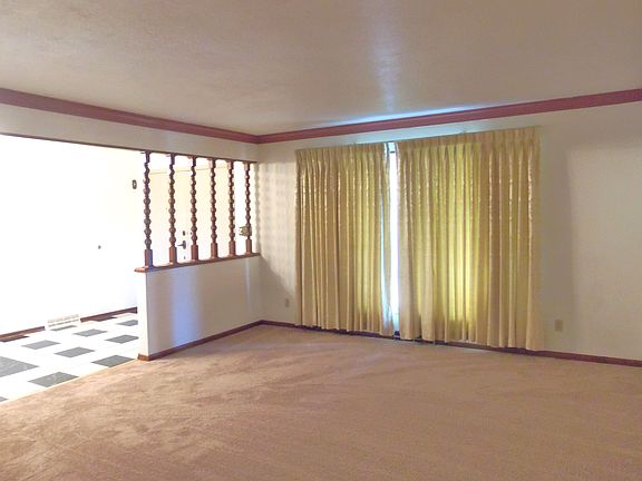 2nd image of 154 Circle Dr