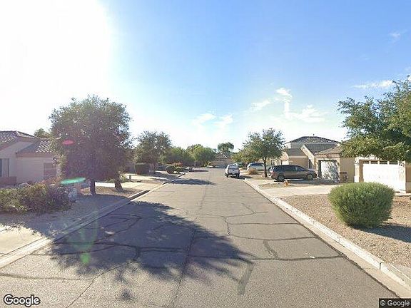 Exterior Neighborhood (street photo)