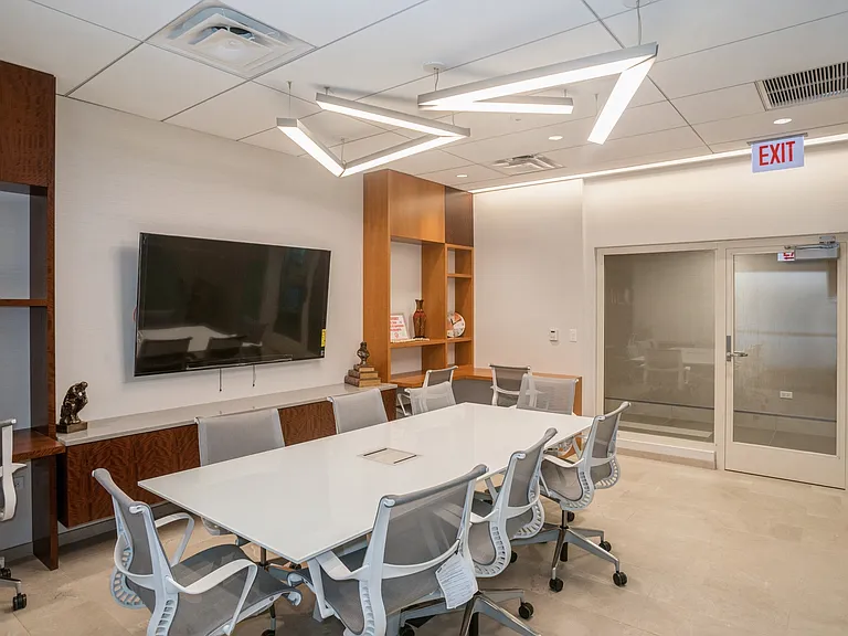 400 E Randolph St #2022 — Photo 28