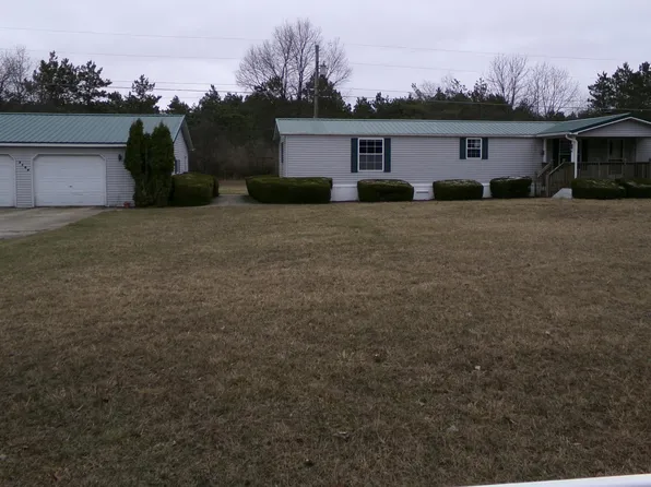 3104 N Lumberjack Rd, Riverdale, MI 48877
