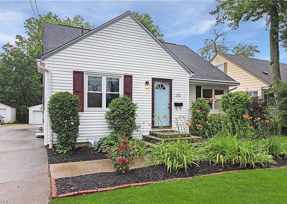 1st image of 1692 Kingsley Ave