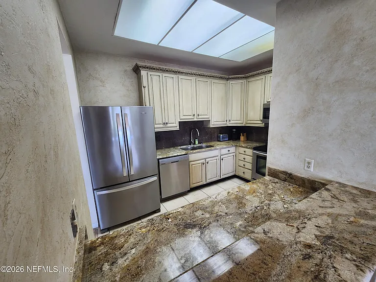 2 Cove Rd — Photo 18