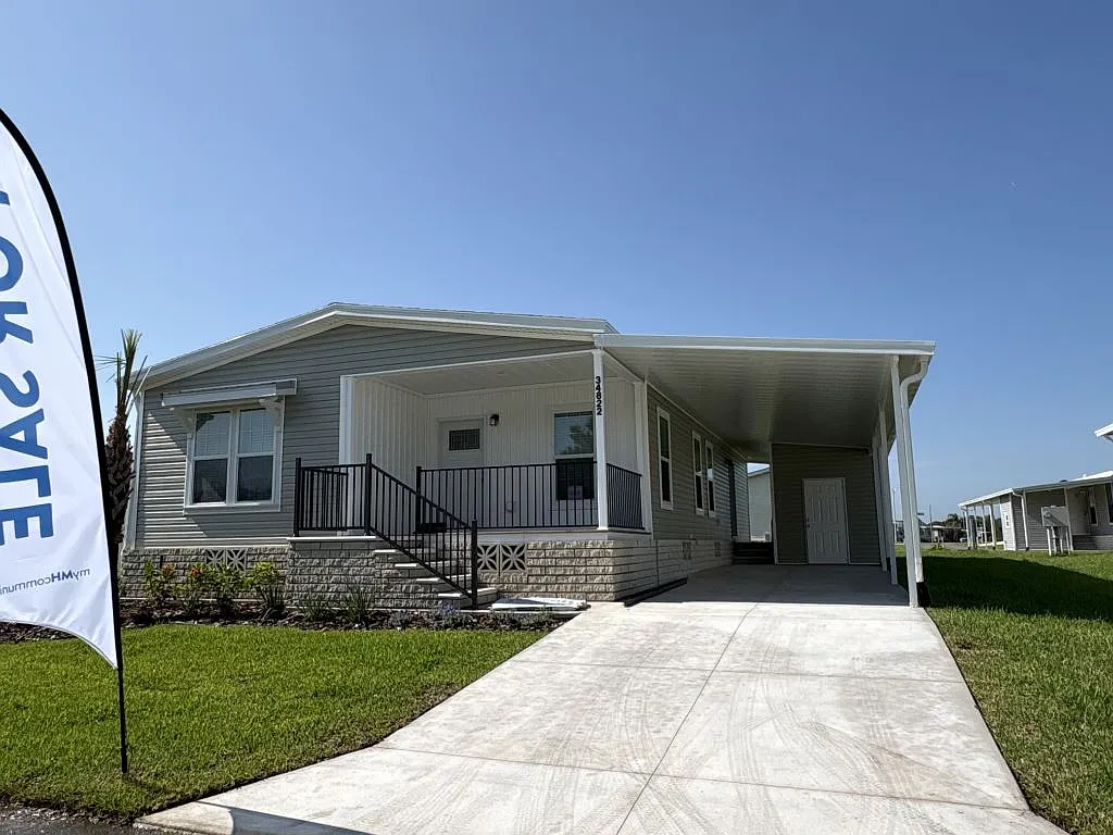 3 bed, 2.0 bath, 1352 sqft, $1,699 — Photo 2