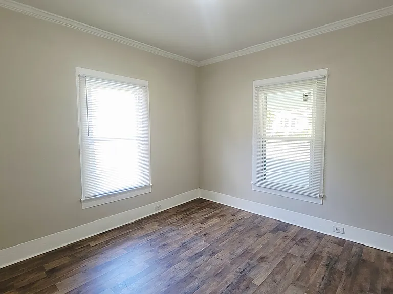 318 E Sumter St — Photo 14