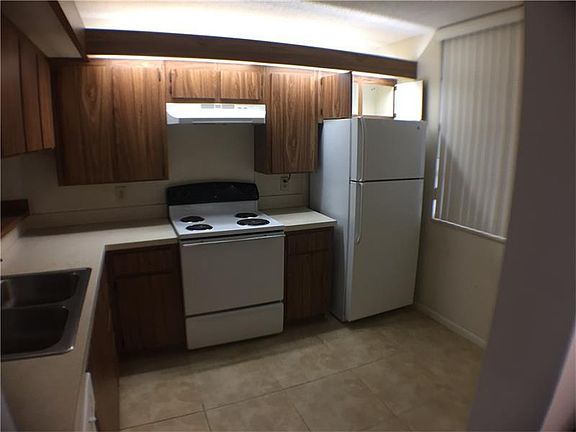 2nd image of 1719 Whitehall Dr APT 205