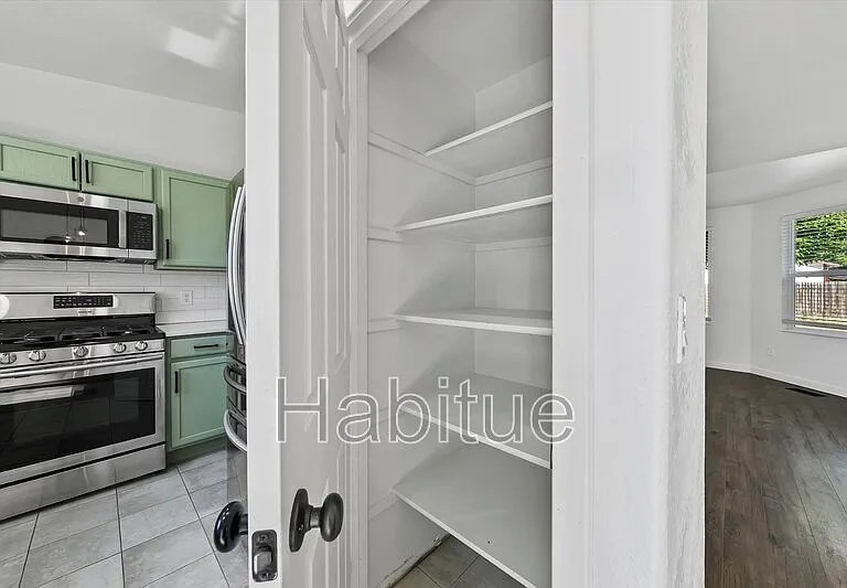 2041 E Oakridge Ct — Photo 13