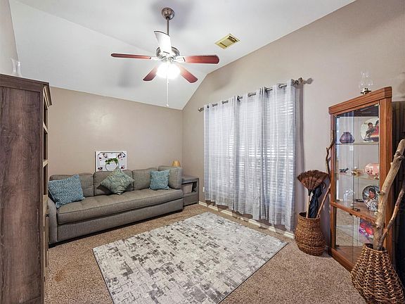 3rd image of 19119 Hayden Wood Dr