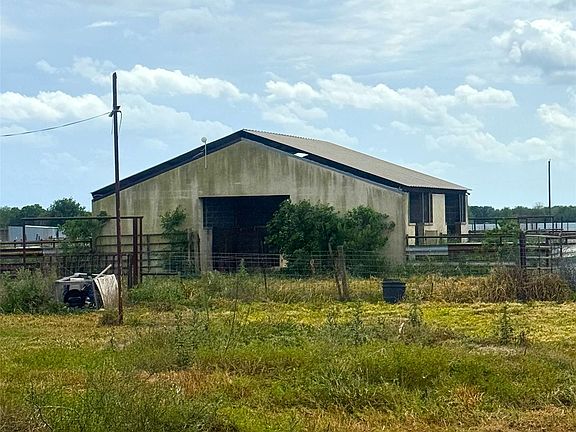 4th image of 4501 Baker Rd