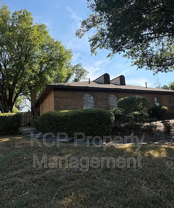 4902 S South Cir #U