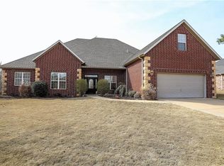 11375 Club House Pkwy, Farmington, AR 72730