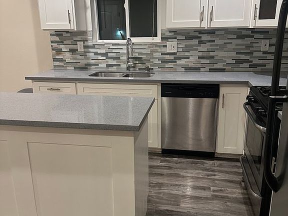 2nd image of 2702 Bellevue Ave