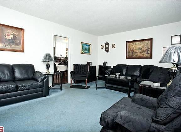 4th image of 573 Hyde Park Pl