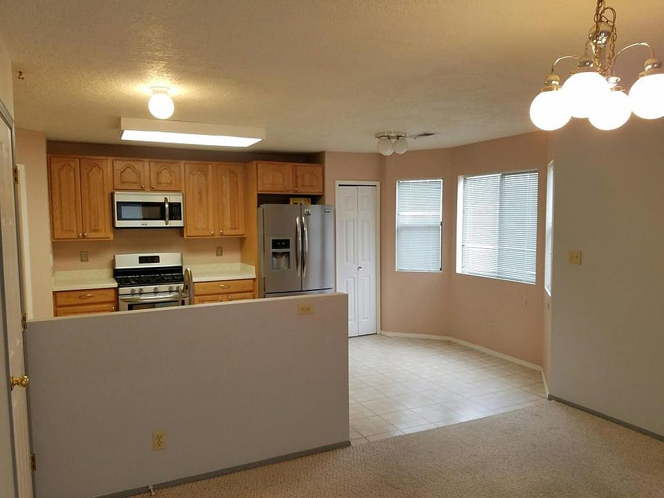 2nd image of 4597 Rockaway Loop NE