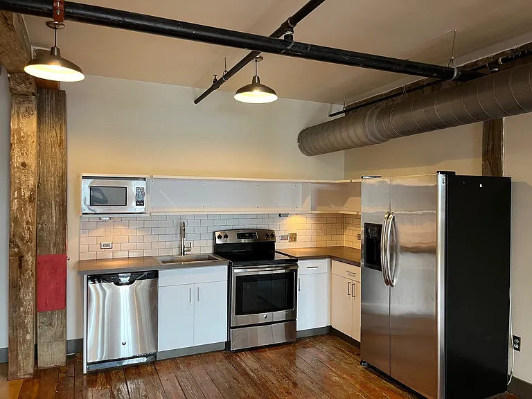 222 N Central St — Photo 1