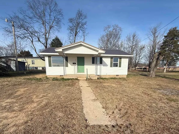 303 NW 3rd St, Corning, AR 72422