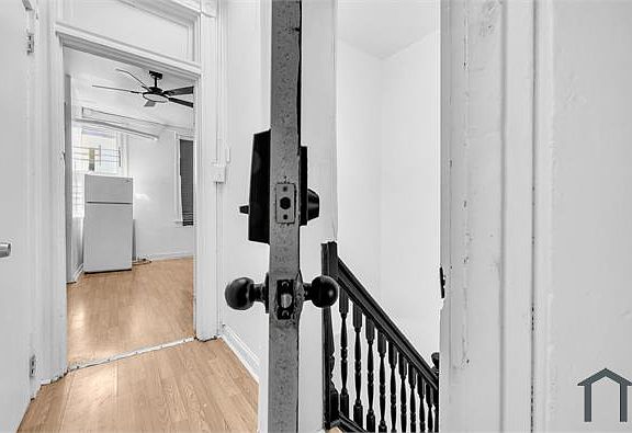 4th image of 2920 Parkwood Ave #3