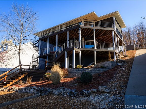 3rd image of 17 Shorewood Estates Cir
