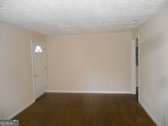 4th image of 4022 Clark Dr