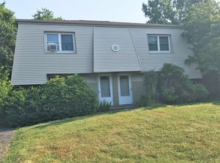 93 Mount View Rd #B, Narragansett, RI 02882