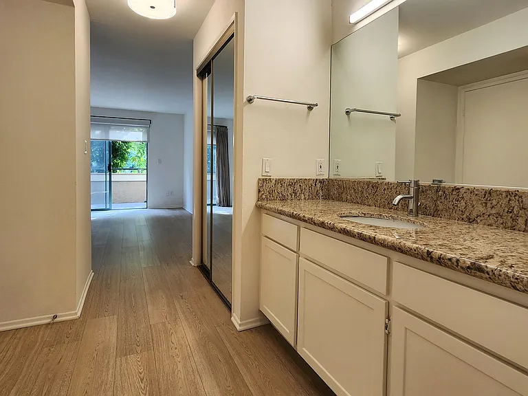 1444 S. Saltair — Photo 25