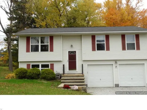 14028 Goodwin Ave, Burton, OH 44021