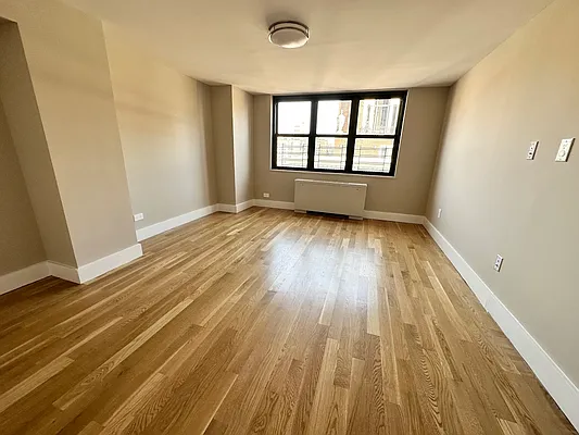 Rented by UES Management | media 7