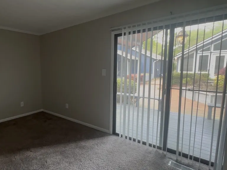 Westlawn Apartments — Photo 5