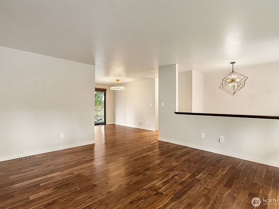4th image of 1018 NE Coco Court
