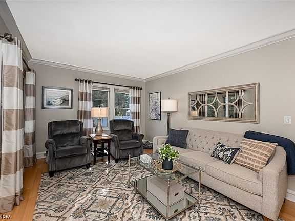 5th image of 564 Cypress Ave