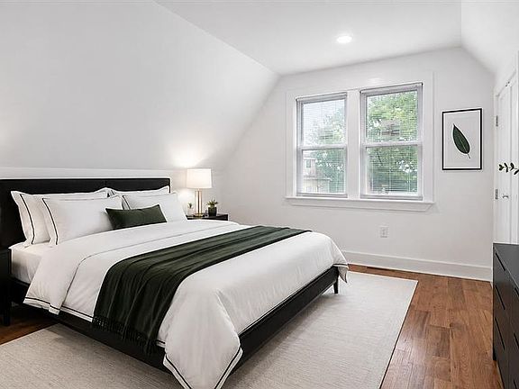 4th image of 3968 Duryea Ave #1