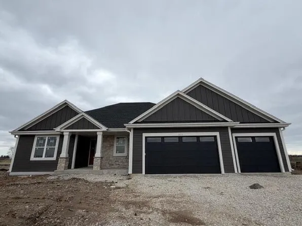 9800 North Migratory COURT, Mequon, WI 53097